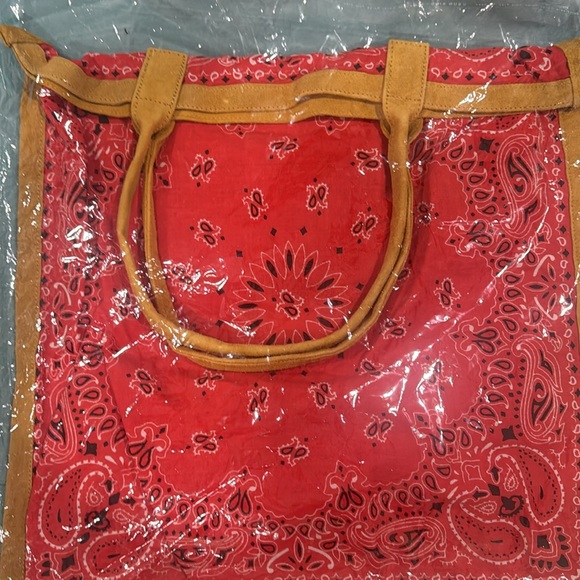 100% cotton bandanna, tote with suede trim, and handles - Picture 3 of 4